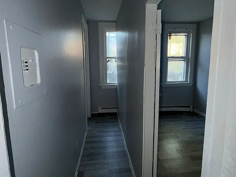 135 3rd St — Photo 7