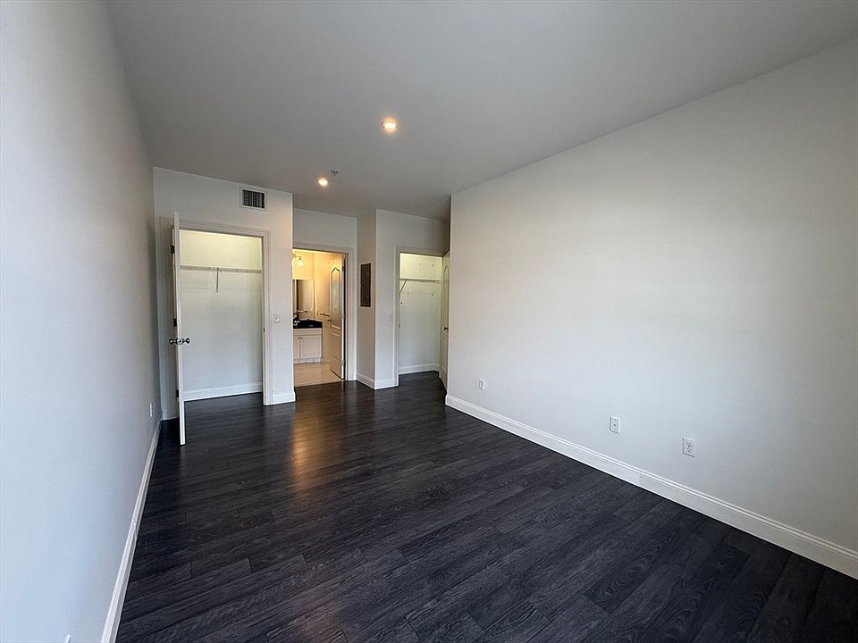 1st image of 614 Pond St #131