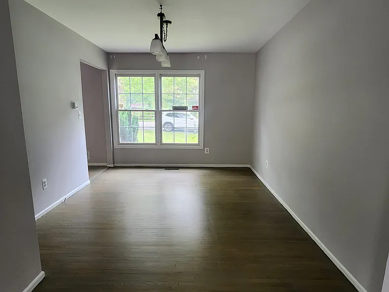 18 Mendham Ave — Photo 3