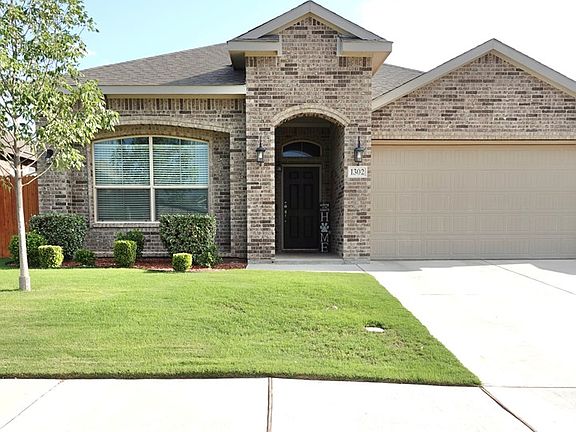 2nd image of 1302 Santa Clara Dr