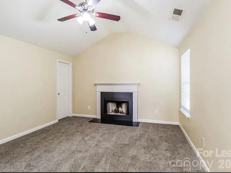 7010 Wandering Creek Dr — Photo 5