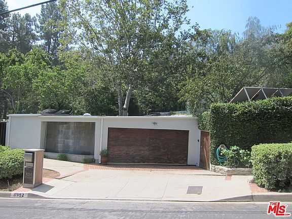 2nd image of 8952 Wonderland Park Ave
