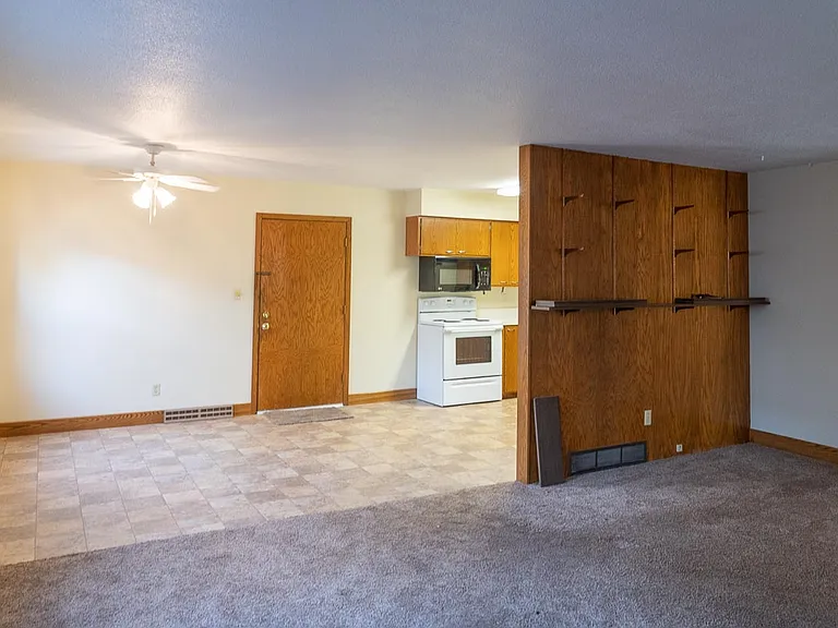 127 E Lincoln St #5 — Photo 6