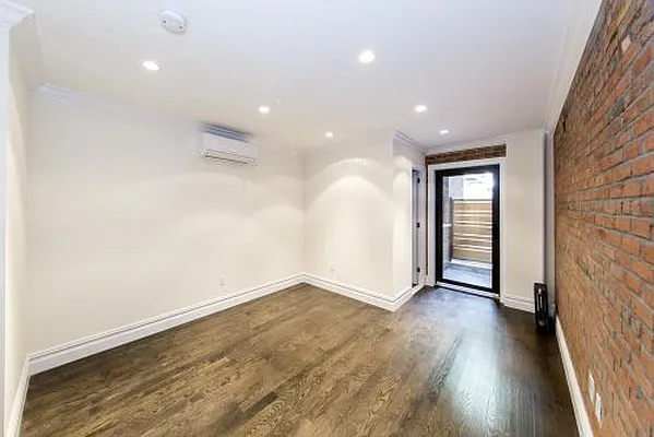 Rented by Icon Realty Management | media 29