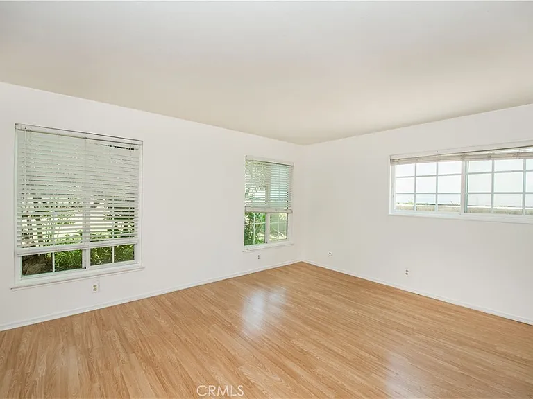 1709 Beechwood Ave — Photo 16