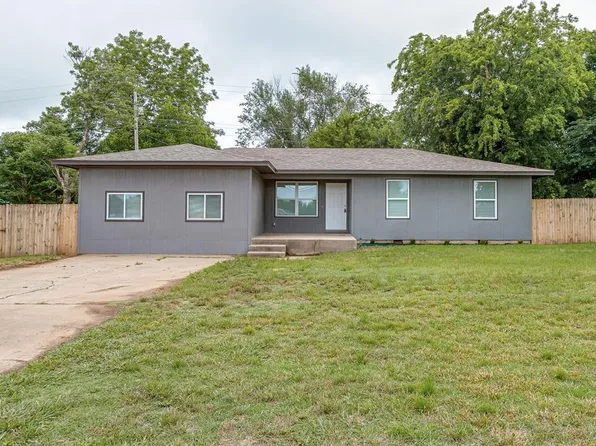 8817 NE 10th St, Midwest City, OK 73110