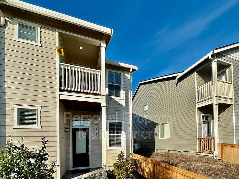 7042 NE 155th Pl — Photo 1