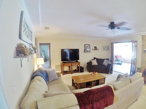 3rd image of 1634 Sheffield Pl