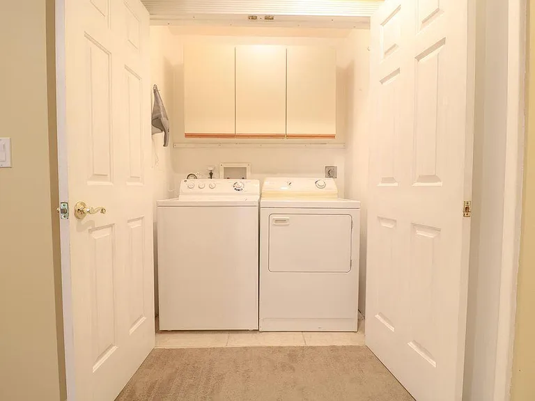 73 Pine Hill Trl W — Photo 13