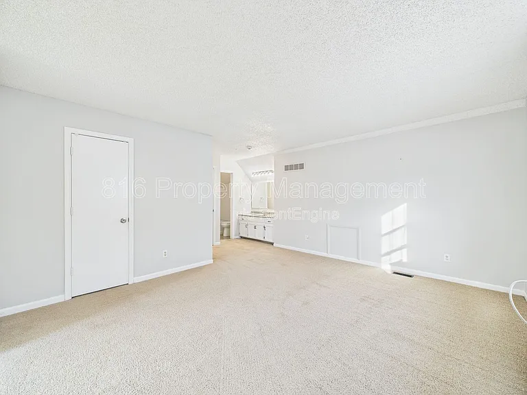 7941 NW 79th Pl — Photo 18