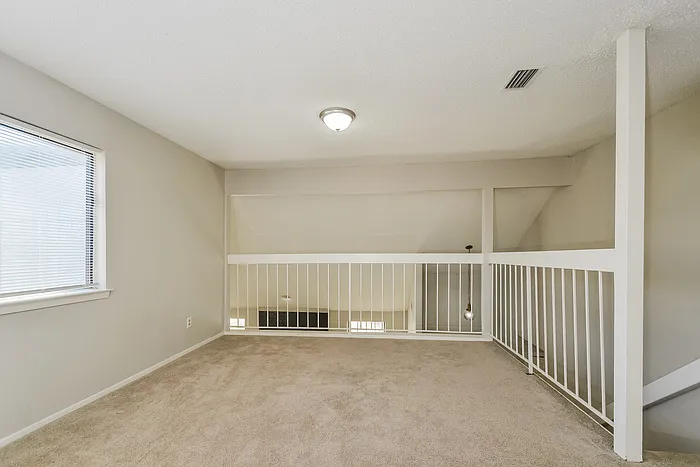4 bed, 2.5 bath, 2194 sqft, $2,900 — Photo 4