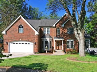 7410 Ellwood Pl, Springfield, VA 22150