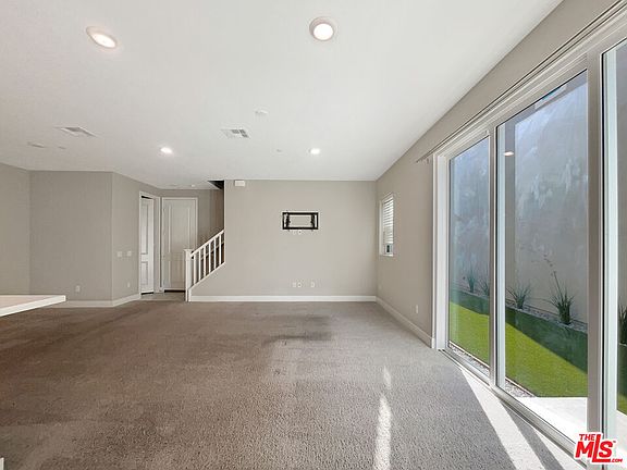 3rd image of 27464 Boulderview Way