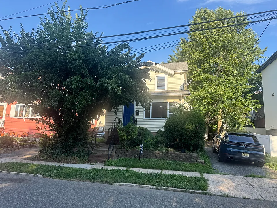 208 Columbus Ave