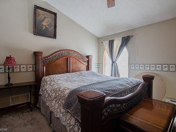 5th image of 2710 Sylvia Ave