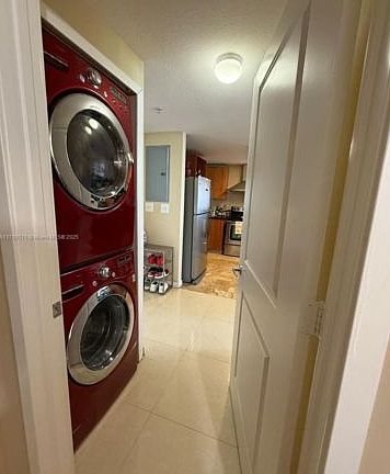 3rd image of 170 SE 14th St APT 2202
