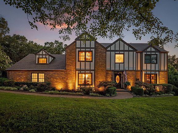 2nd image of 7819 Stonehenge Dr