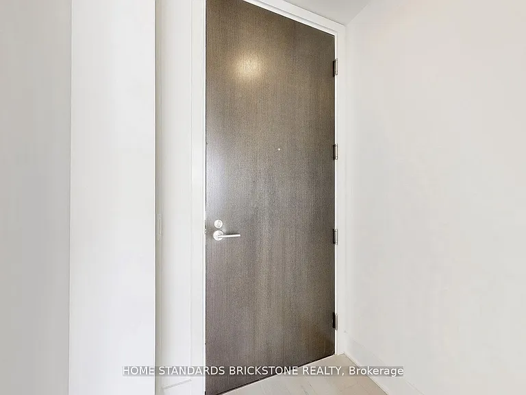 11 Yorkville Ave #6305 — Photo 3
