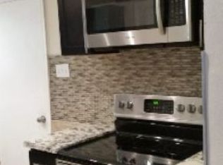 8837 Granada Pl, Saint Louis, MO 63136