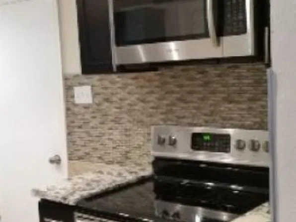 8837 Granada Pl, Saint Louis, MO 63136