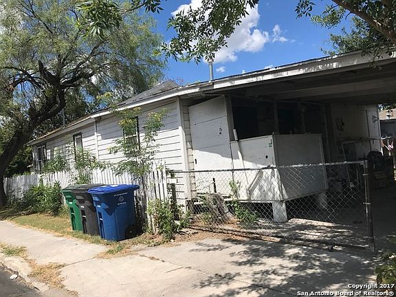 3rd image of 2722 Vera Cruz St