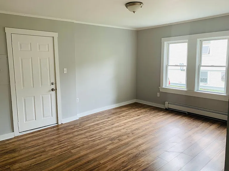 906 Portland Street — Photo 7