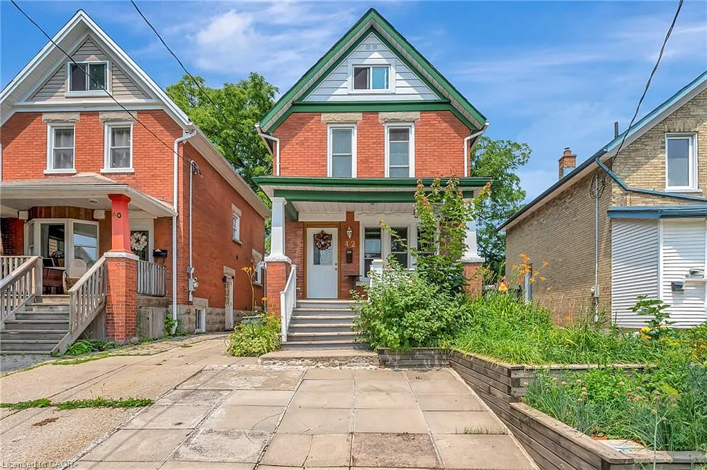 42 Shanley St photo 1