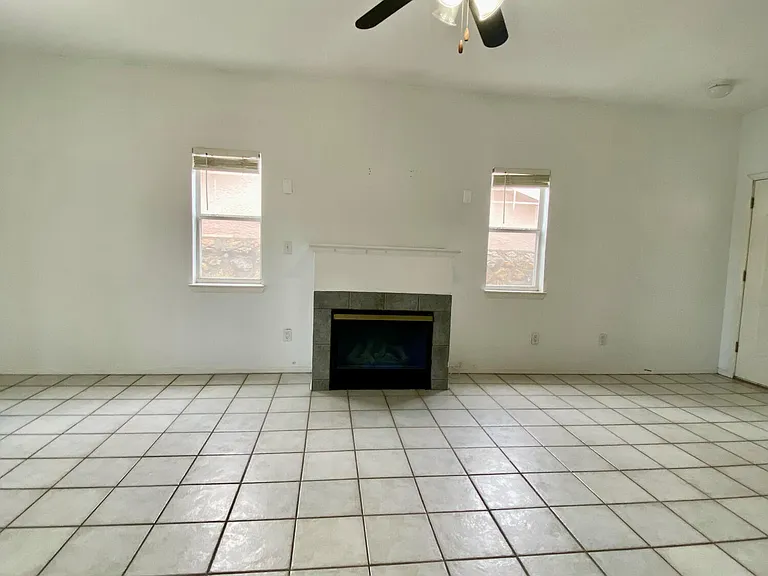 2215 King James Pl — Photo 5