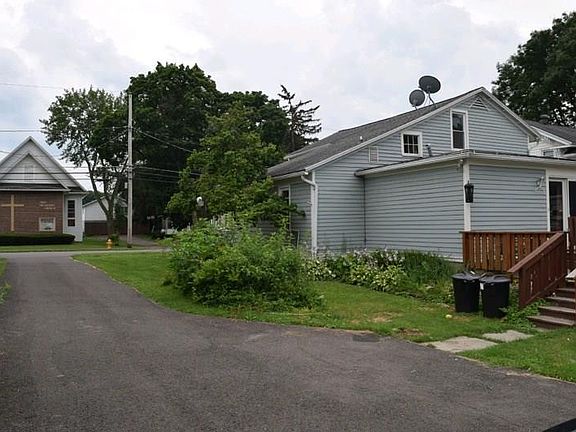 3rd image of 42 Franklin St