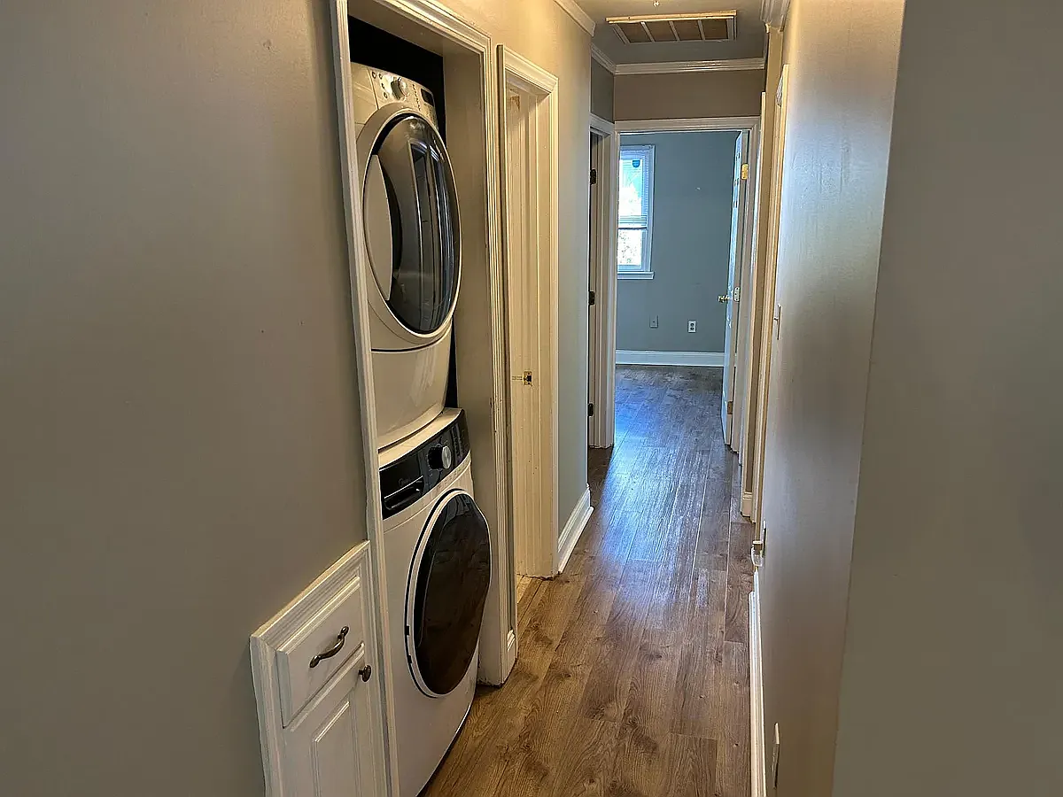 3 bed, 920 sqft, $1,750 — Photo 3