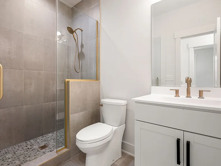 1015 Grant St — Photo 11
