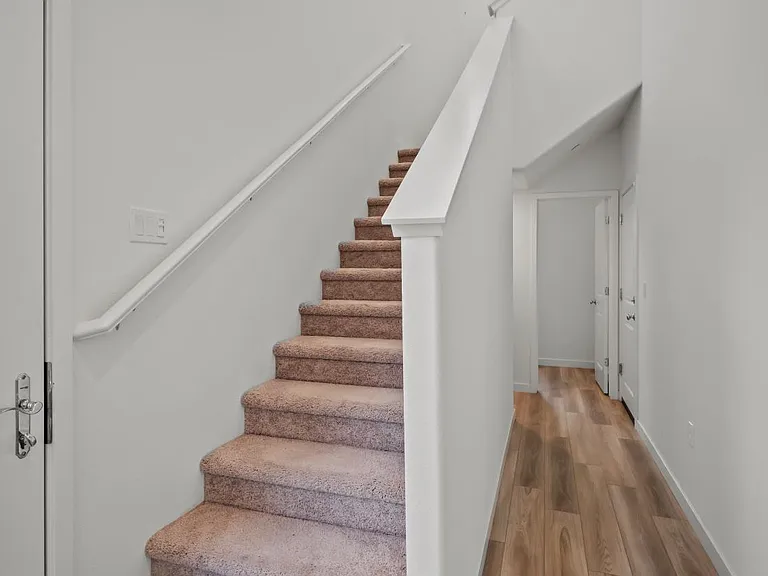1586 Waterside Ln — Photo 20