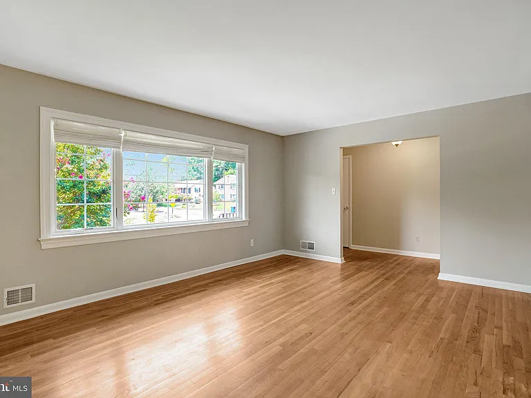821 N Latham St — Photo 12