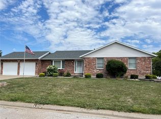95 Meadows Rd, Hannibal, MO 63401
