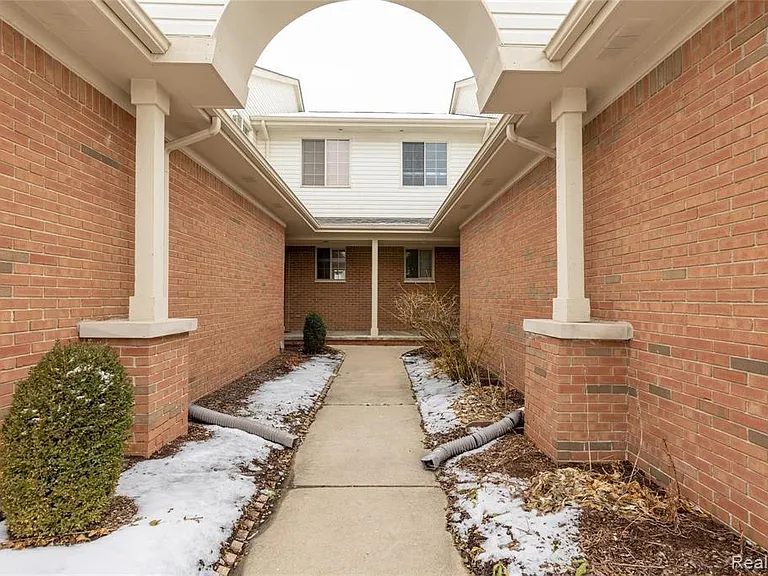 1035 Maya Ct — Photo 5
