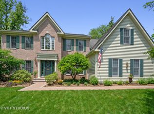 664 Oak Rd, Barrington, IL 60010