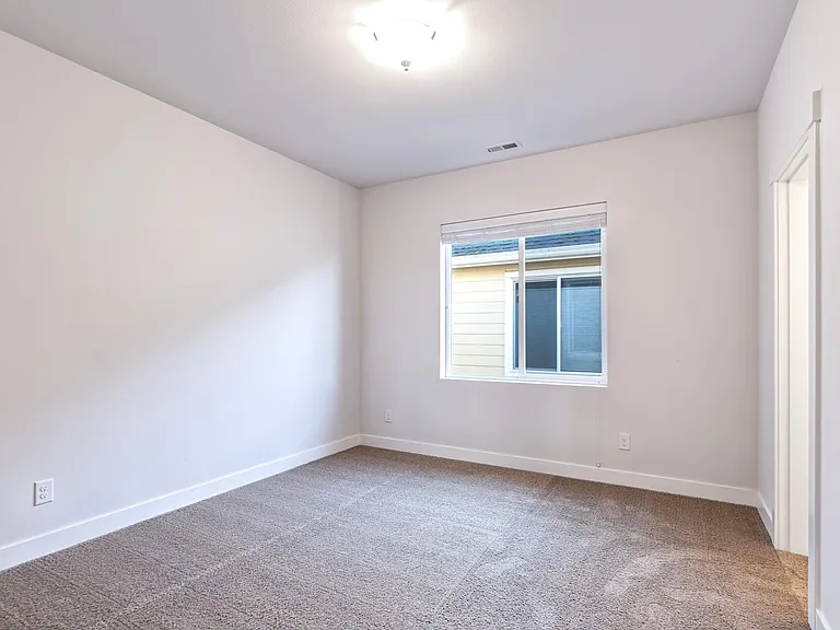 1693 NE Falls Dr — Photo 22