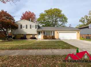 29046 Lyndon St, Livonia, MI 48154