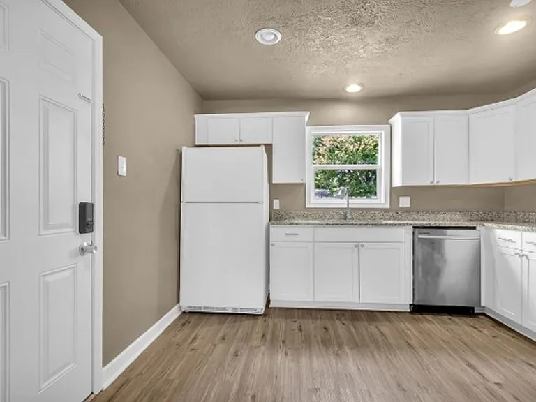1220 California St — Photo 5