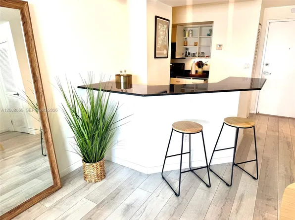6917 Collins Ave, Miami Beach, FL