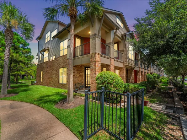 403 Marina View Dr, Webster, TX 77598