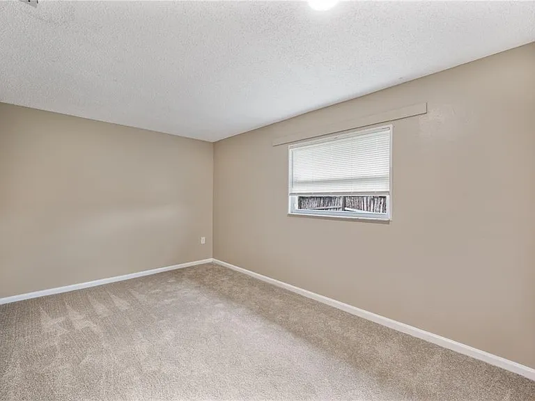 5513 Karan Ct — Photo 17