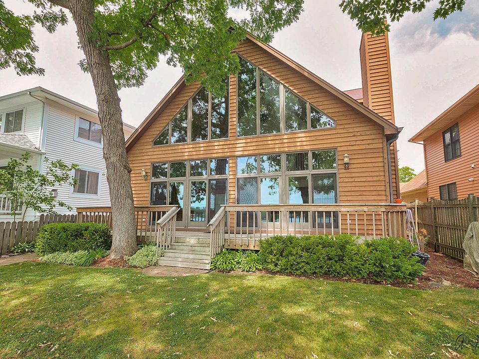 1st image of 33736 N Lake Shore Dr
