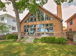 33736 N Lake Shore Dr, Grayslake, IL
