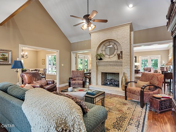 4th image of 73 Garden Dr