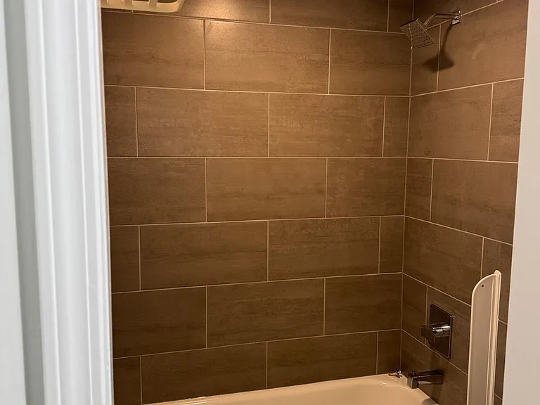 5101 N East River Rd #1G — Photo 4