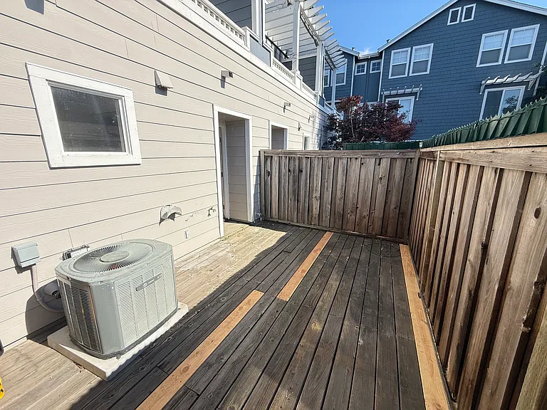 656 Grand Ter — Photo 26