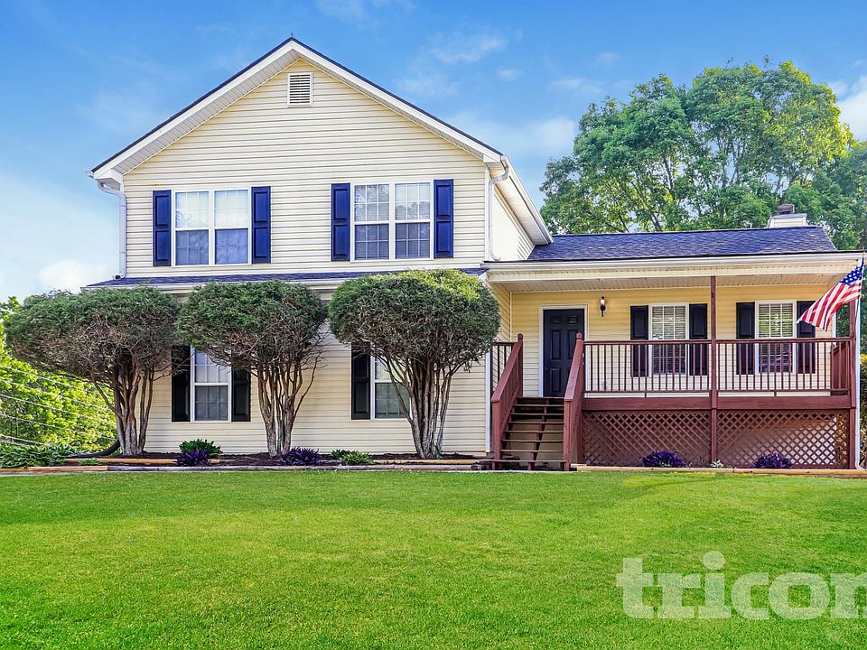 1st image of 15 Woodwind Dr