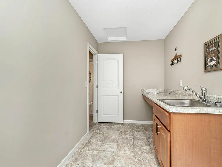 7576 Bullseye Dr — Photo 33
