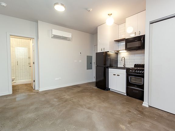 5th image of 1622 N California Ave APT 312